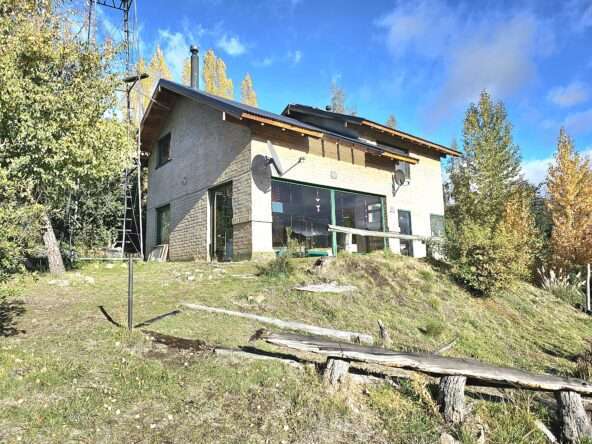 Casa De 4 Ambientes, 3 Dormitorios Y 2 Baños En Venta En Villa Lago Meliquina, San Martín De Los Andes, Neuquén, Patagonia Argentina / Ideal Para Vivir O Rentar Turísticamente !!!