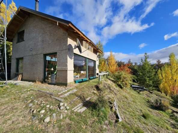 Casa De 4 Ambientes, 3 Dormitorios Y 2 Baños En Venta En Villa Lago Meliquina, San Martín De Los Andes, Neuquén, Patagonia Argentina / Ideal Para Vivir O Rentar Turísticamente !!!