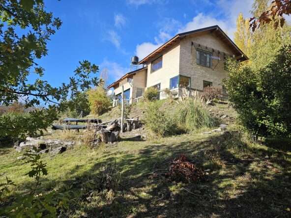 Casa De 4 Ambientes, 3 Dormitorios Y 2 Baños En Venta En Villa Lago Meliquina, San Martín De Los Andes, Neuquén, Patagonia Argentina / Ideal Para Vivir O Rentar Turísticamente !!!