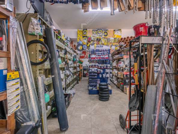 Vivienda Con Cochera + Local Comercial + Depósito + Departamento (a Terminar) En Venta En Barrio Coirones, San Martín De Los Andes, Patagonia Argentina