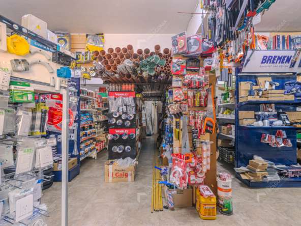 Vivienda Con Cochera + Local Comercial + Depósito + Departamento (a Terminar) En Venta En Barrio Coirones, San Martín De Los Andes, Patagonia Argentina