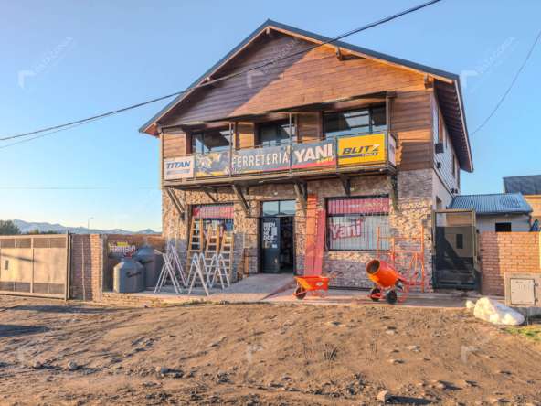 Vivienda Con Cochera + Local Comercial + Depósito + Departamento (a Terminar) En Venta En Barrio Coirones, San Martín De Los Andes, Patagonia Argentina