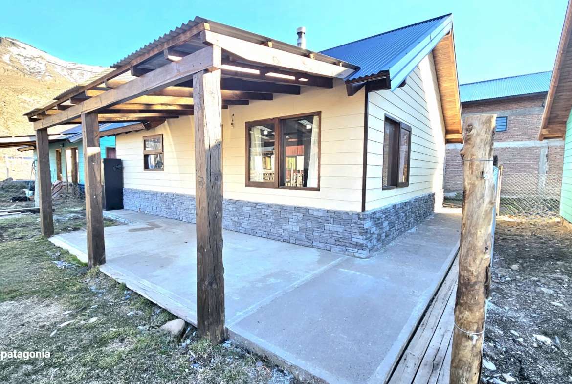 Casa De 2 Dormitorios En Venta En Barrio Valle Chapelco, San Martín De Los Andes, Patagonia Argentina