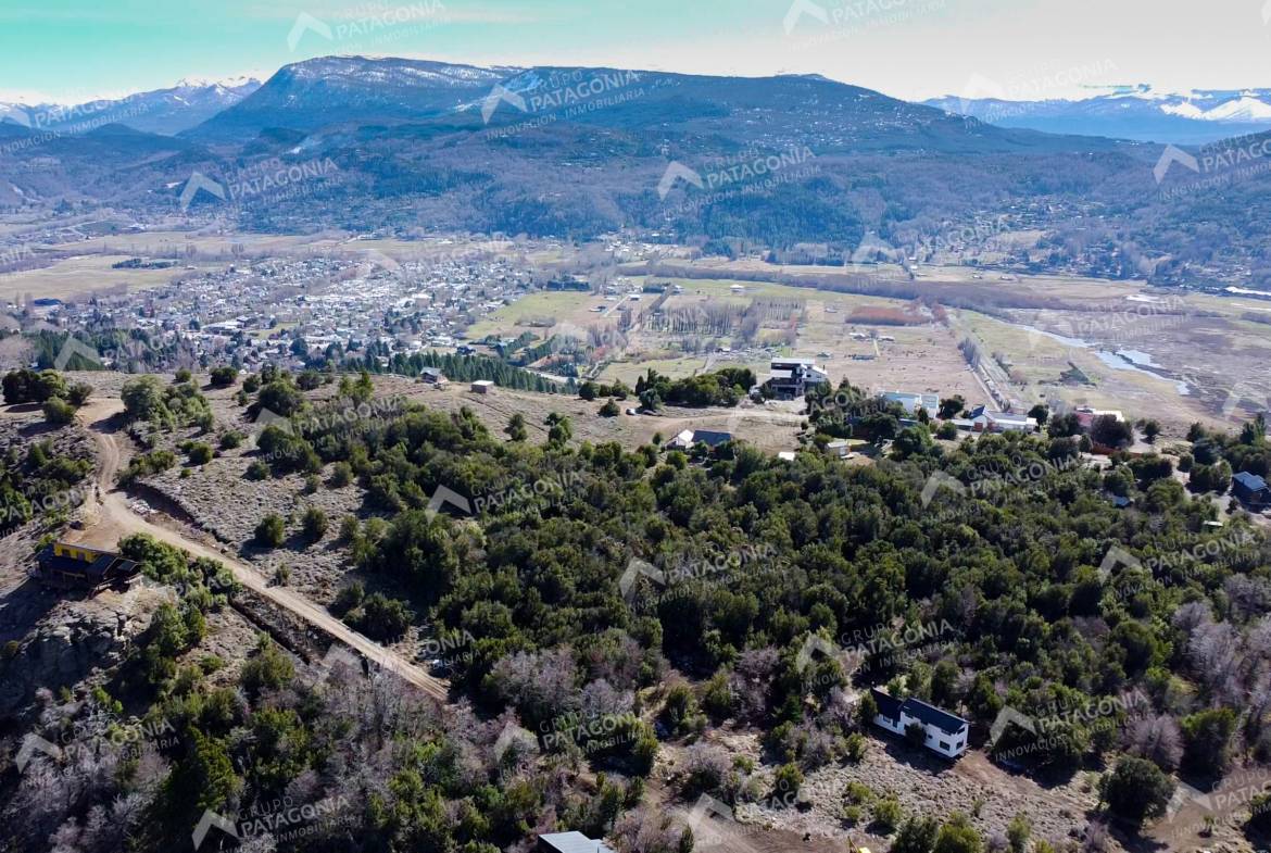 Lote Terreno De 2 Hectareas Con Todos Los Servicios En San Martin De Los Andes, Sobre Faldeos De Chapelco, Neuquen, Patagonia Argentina