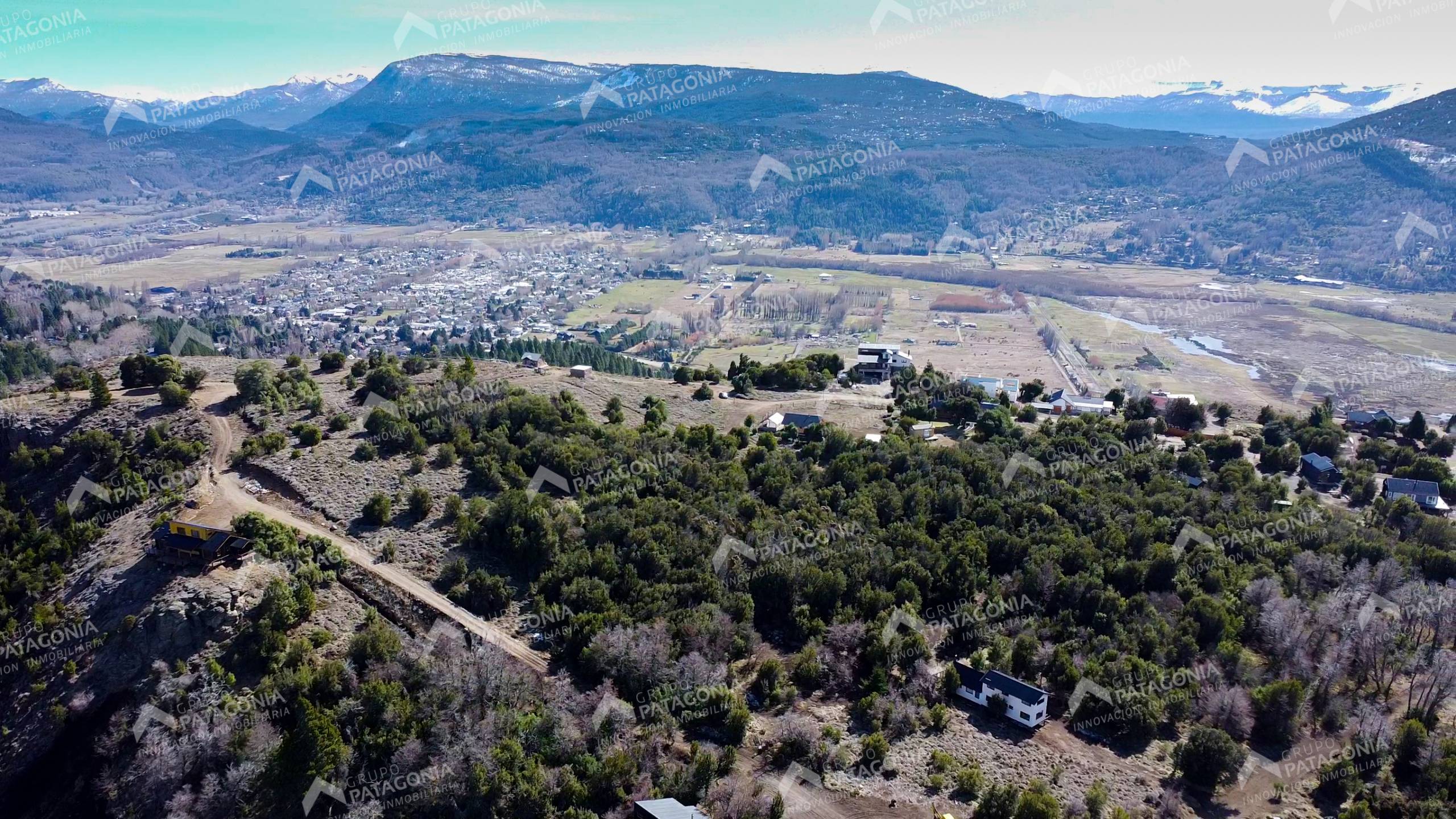 Lote Terreno De 2 Hectareas Con Todos Los Servicios En San Martin De Los Andes, Sobre Faldeos De Chapelco, Neuquen, Patagonia Argentina