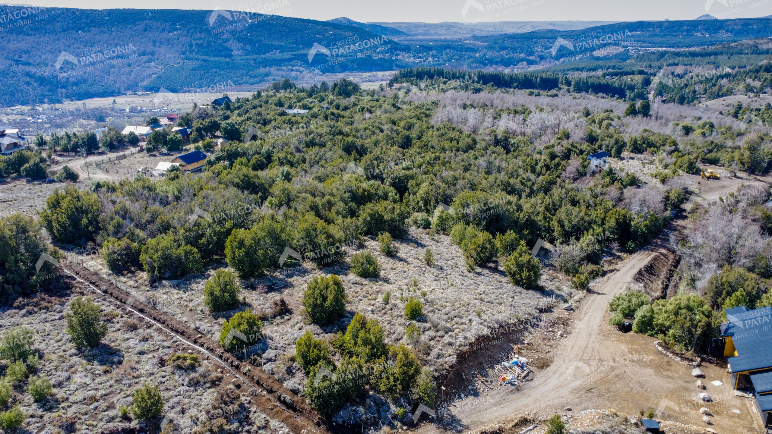 Lote Terreno De 2 Hectareas Con Todos Los Servicios En San Martin De Los Andes, Sobre Faldeos De Chapelco, Neuquen, Patagonia Argentina