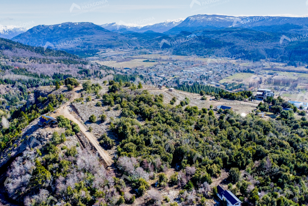 Lote Terreno De 2 Hectareas Con Todos Los Servicios En San Martin De Los Andes, Sobre Faldeos De Chapelco, Neuquen, Patagonia Argentina