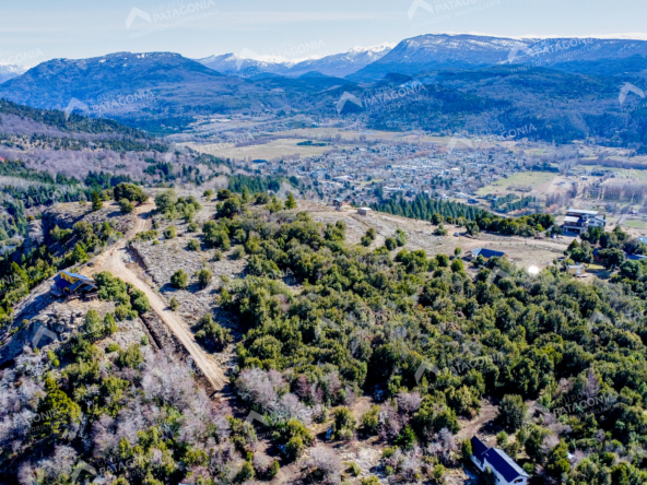 Lote Terreno De 2 Hectareas Con Todos Los Servicios En San Martin De Los Andes, Sobre Faldeos De Chapelco, Neuquen, Patagonia Argentina