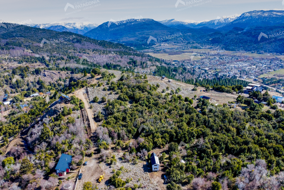 Lote Terreno De 2 Hectareas Con Todos Los Servicios En San Martin De Los Andes, Sobre Faldeos De Chapelco, Neuquen, Patagonia Argentina