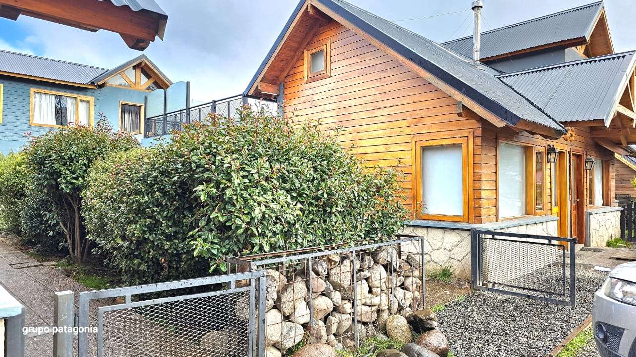 Cabaña De 2 Ambientes Y Soñada Terraza De Uso Exclusivo Y Apta Para Renta Turística Ubicada En Barrio La Cascada, San Martín De Los Andes, Neuquén, Patagonia Argentina