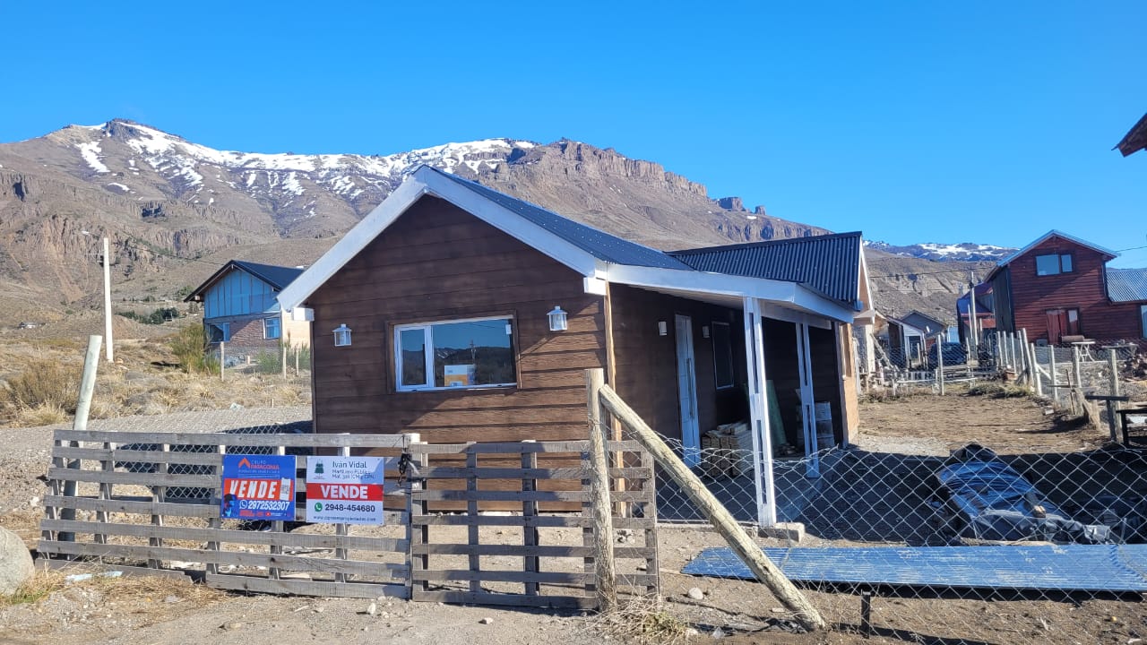 Casa A Estrenar De 2 Ambientes En Venta En Barrio Balcones De La Vega, San Martín De Los Andes, Patagonia Argentina