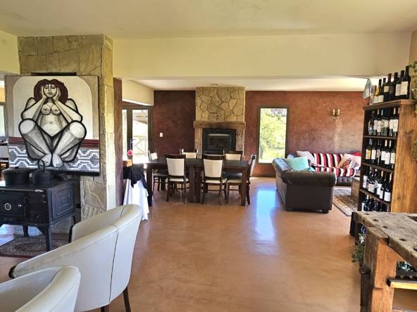 Hostería En Venta En Lago Lolog, San Martín De Los Andes, Neuquén, Patagonia Argentina