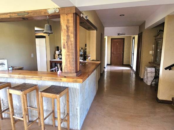 Hostería En Venta En Lago Lolog, San Martín De Los Andes, Neuquén, Patagonia Argentina