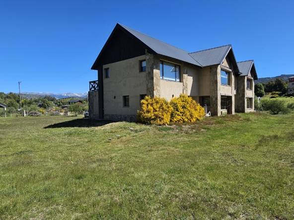 Hostería En Venta En Lago Lolog, San Martín De Los Andes, Neuquén, Patagonia Argentina