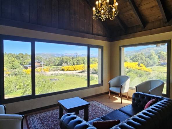 Hostería En Venta En Lago Lolog, San Martín De Los Andes, Neuquén, Patagonia Argentina