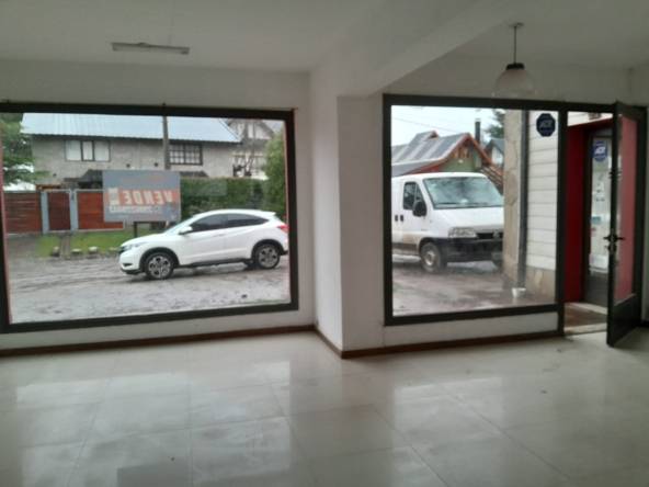 Local Comercial En San Martín De Los Andes, En Villa Vega San Martín, A 20 Metros De La Ruta 40, Neuquén, Patagonia Argentina