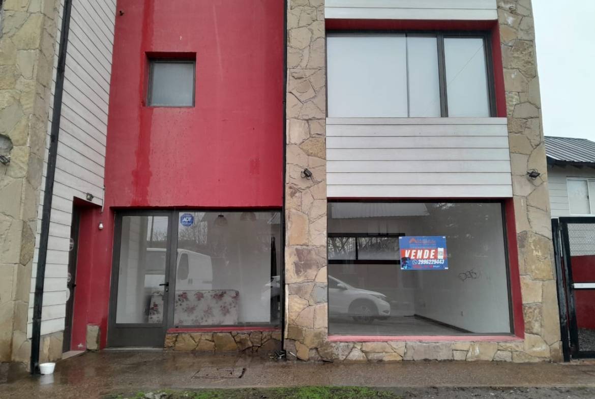 Local Comercial En San Martín De Los Andes, En Villa Vega San Martín, A 20 Metros De La Ruta 40, Neuquén, Patagonia Argentina