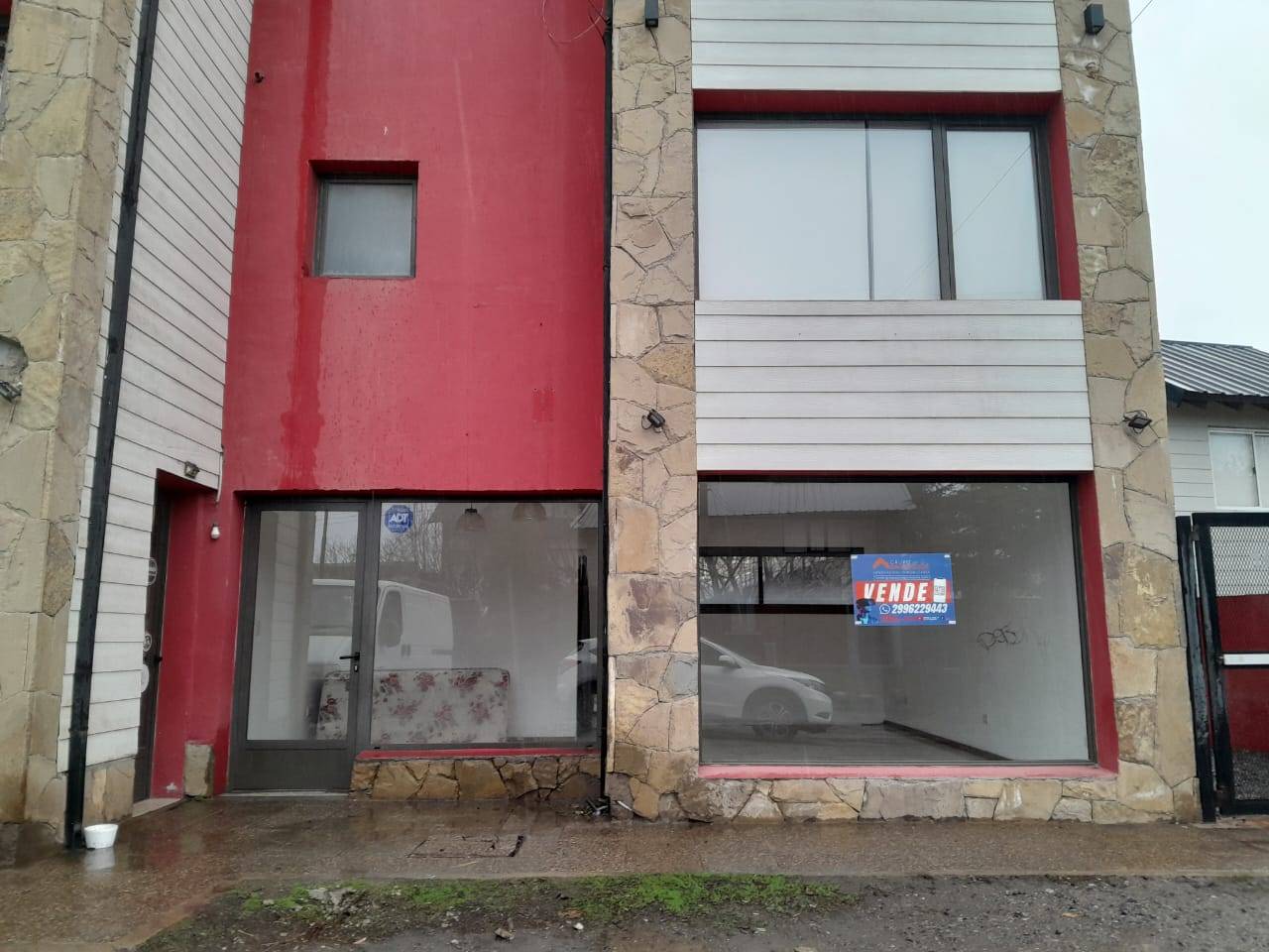 Local Comercial En San Martín De Los Andes, En Villa Vega San Martín, A 20 Metros De La Ruta 40, Neuquén, Patagonia Argentina