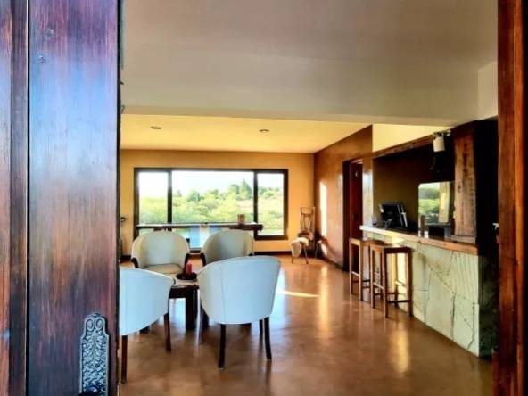 Hostería En Venta En Lago Lolog, San Martín De Los Andes, Neuquén, Patagonia Argentina