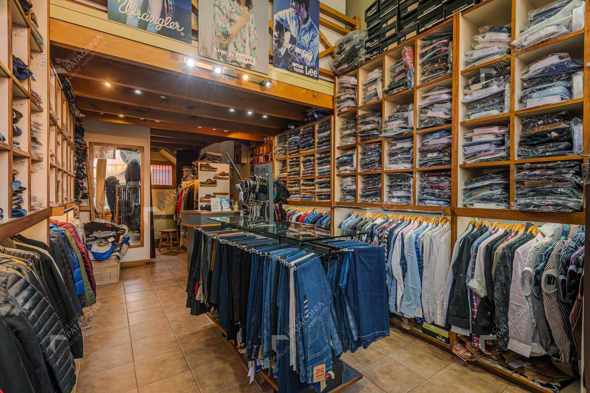 Fondo De Comercio Indumentaria Masculina En Venta En Pleno Centro De San Martín De Los Andes