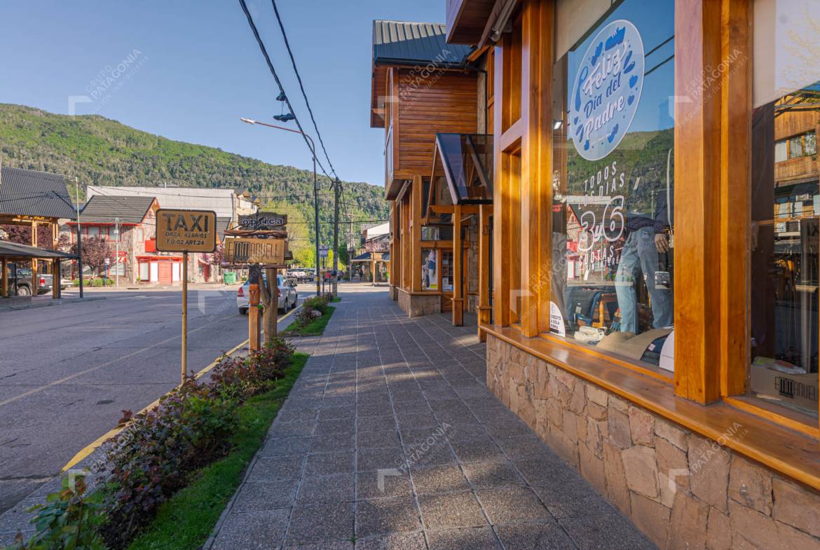 Fondo De Comercio Indumentaria Masculina En Venta En Pleno Centro De San Martín De Los Andes