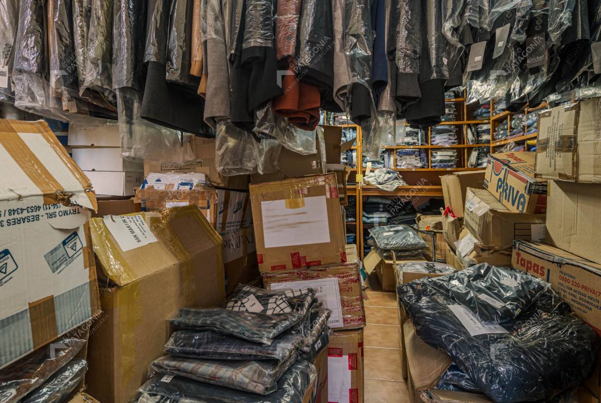 Fondo De Comercio Indumentaria Masculina En Venta En Pleno Centro De San Martín De Los Andes