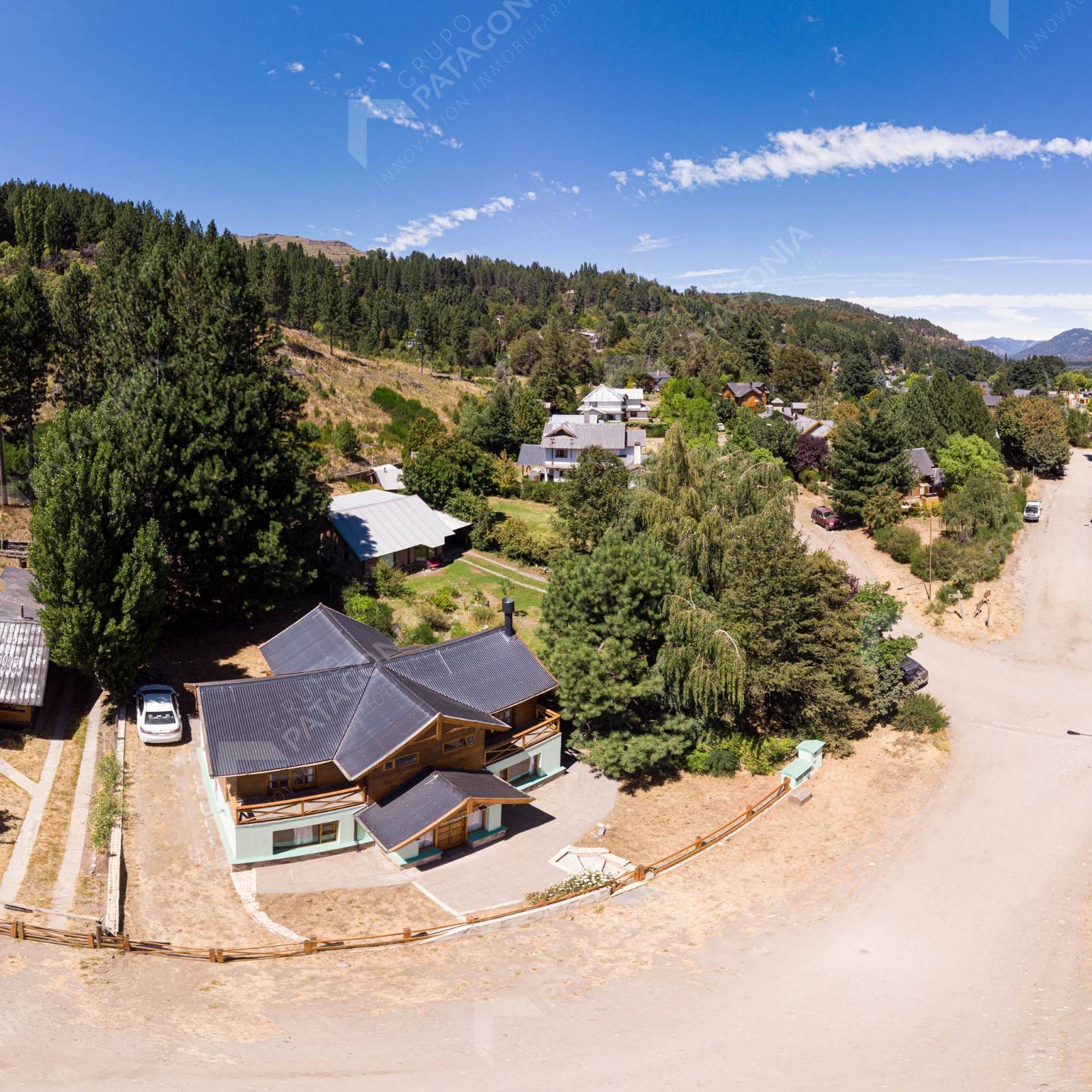 Casa En San Martín De Los Andes, Barrio Amancay, 4 Dormitorios + 4 Baños