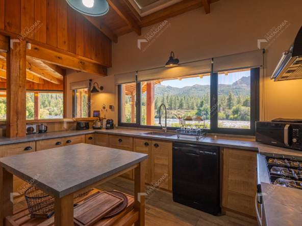 Casa En Venta En Orillas Del Caleufu, San Martín De Los Andes, Meliquina, Neuquén, Patagonia Argentina