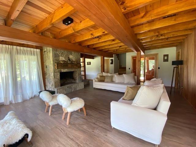 Casa En Venta En Orillas Del Caleufu, San Martín De Los Andes, Meliquina, Neuquén, Patagonia Argentina