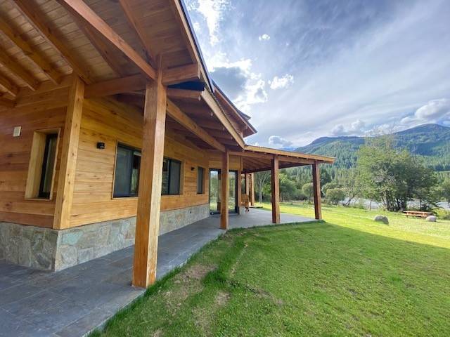 Casa En Venta En Orillas Del Caleufu, San Martín De Los Andes, Meliquina, Neuquén, Patagonia Argentina