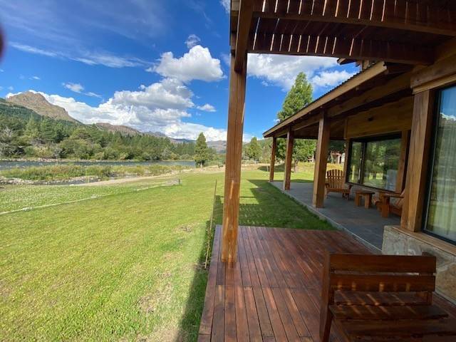 Casa En Venta En Orillas Del Caleufu, San Martín De Los Andes, Meliquina, Neuquén, Patagonia Argentina