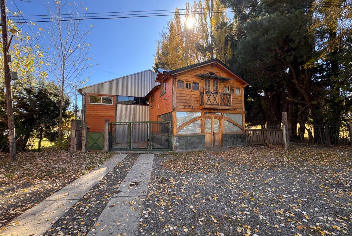 Galpón Con Oficina Y Departamento En Alquiler Sobre Ruta 40 San Martín De Los Andes Vega Maipú