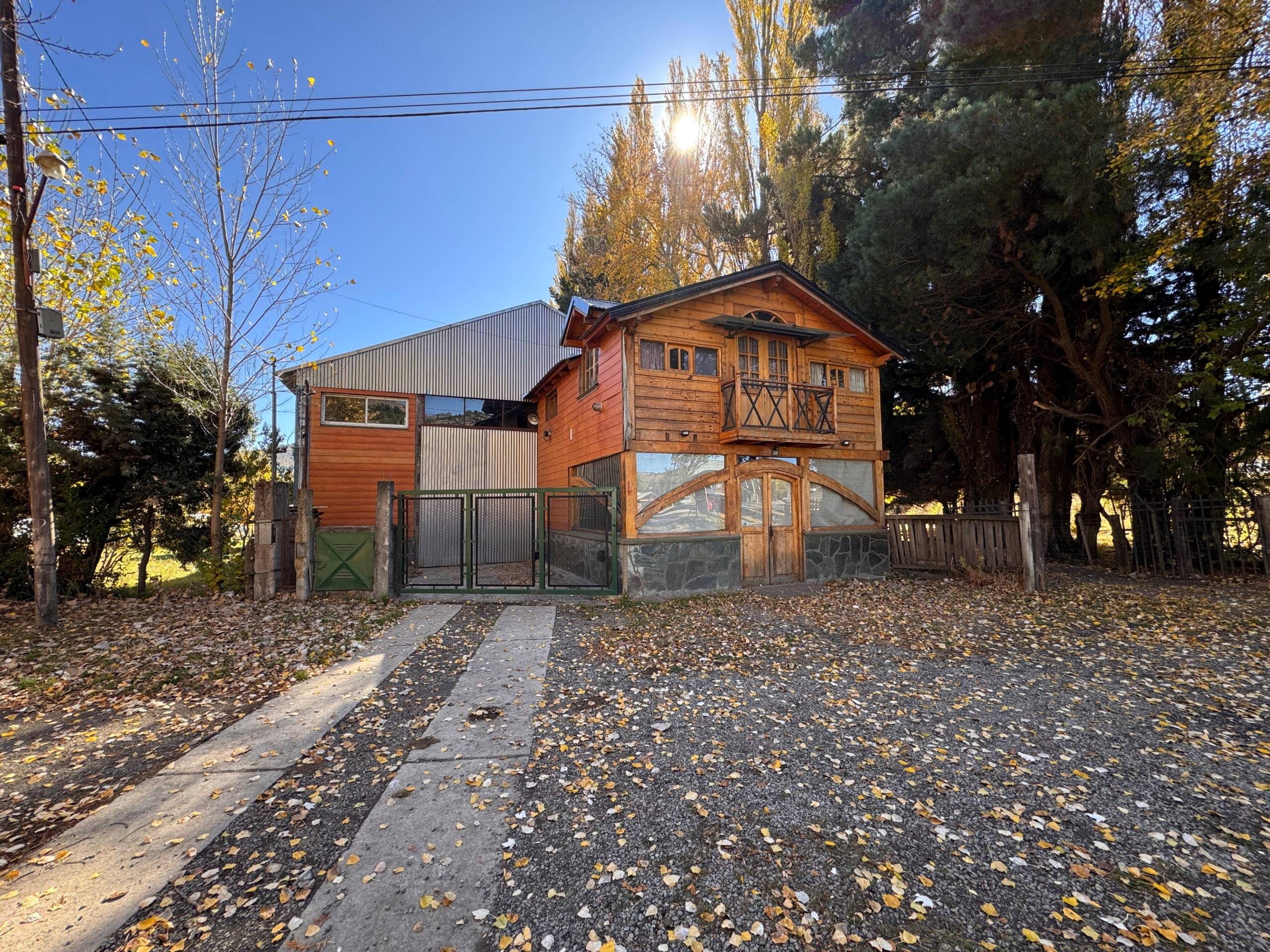 Galpón Con Oficina Y Departamento En Alquiler Sobre Ruta 40 San Martín De Los Andes Vega Maipú