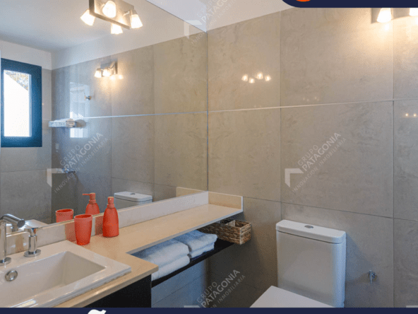 Casa En Venta En San Martín De Los Andes A 300 Metros De La Costanera Del Lago Lacar