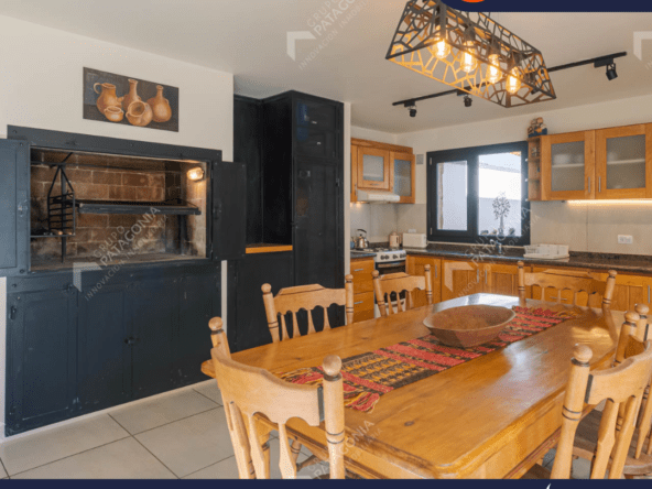 Casa En Venta En San Martín De Los Andes A 300 Metros De La Costanera Del Lago Lacar