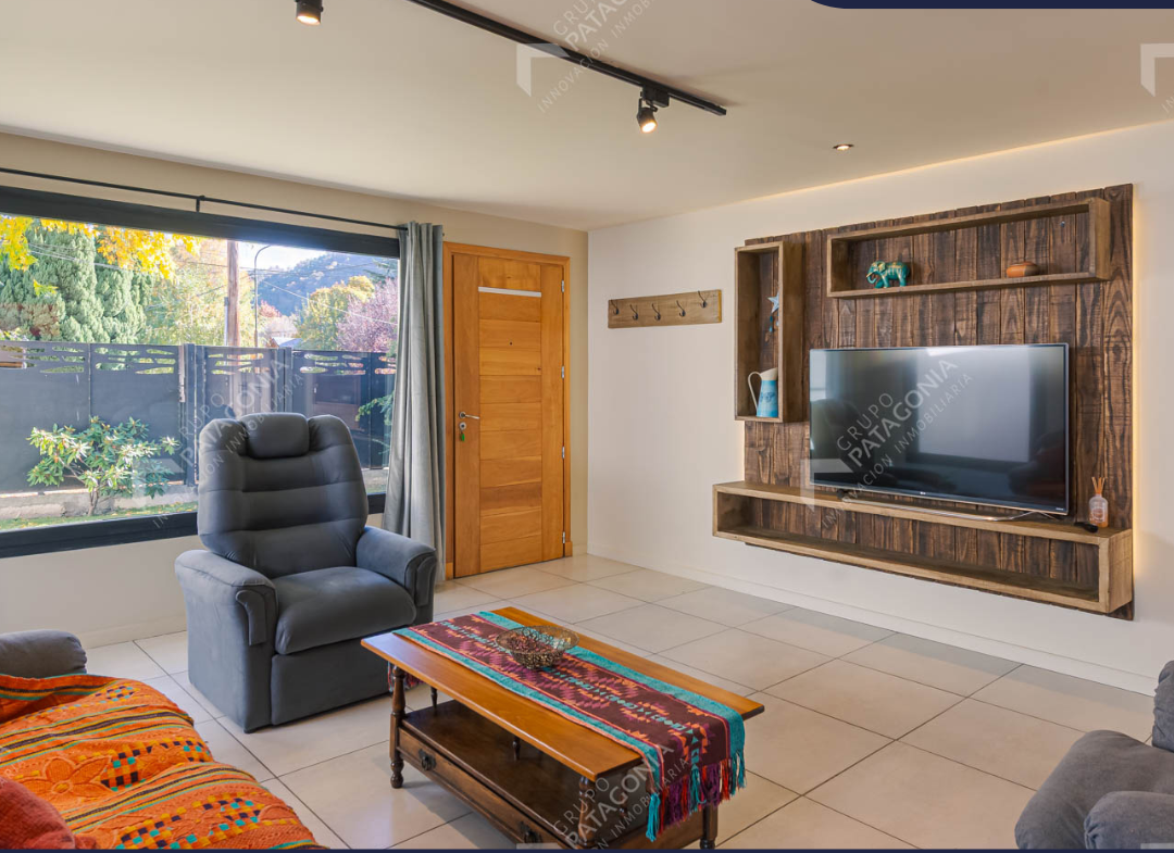 Casa En Venta En San Martín De Los Andes A 300 Metros De La Costanera Del Lago Lacar