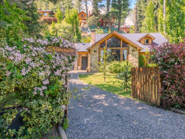 Casa En Venta En Barrio Sigrand San Martín De Los Andes 4 Dormitorios 3 Baños Y Quincho