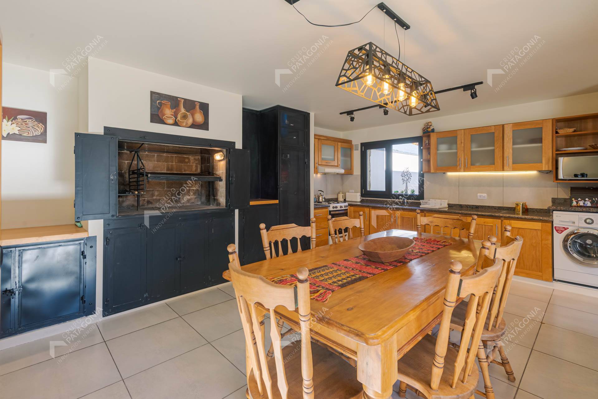 Casa En Venta En San Martín De Los Andes A 300 Metros De La Costanera Del Lago Lacar