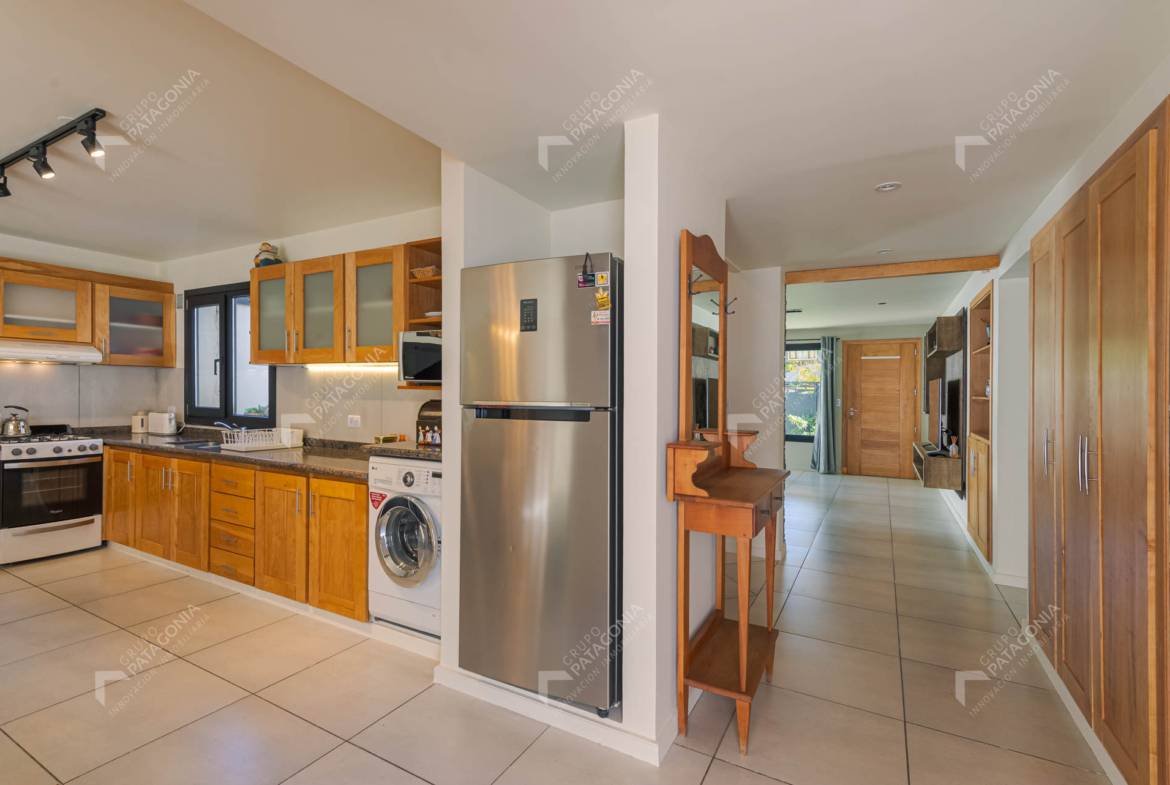 Casa En Venta En San Martín De Los Andes A 300 Metros De La Costanera Del Lago Lacar