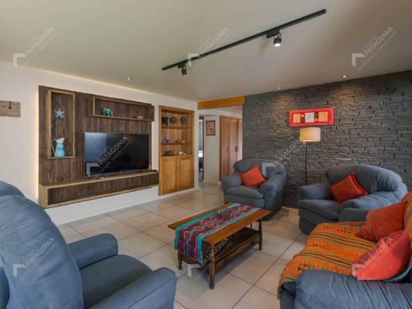 Casa En Venta En San Martín De Los Andes A 300 Metros De La Costanera Del Lago Lacar