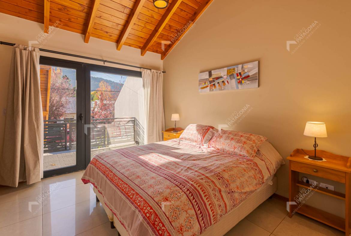 Casa En Venta En San Martín De Los Andes A 300 Metros De La Costanera Del Lago Lacar