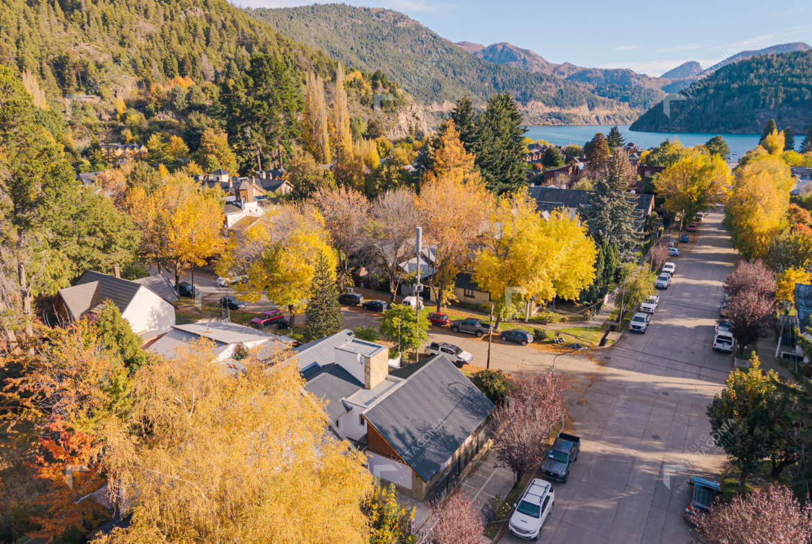 Casa En Venta En San Martín De Los Andes A 300 Metros De La Costanera Del Lago Lacar