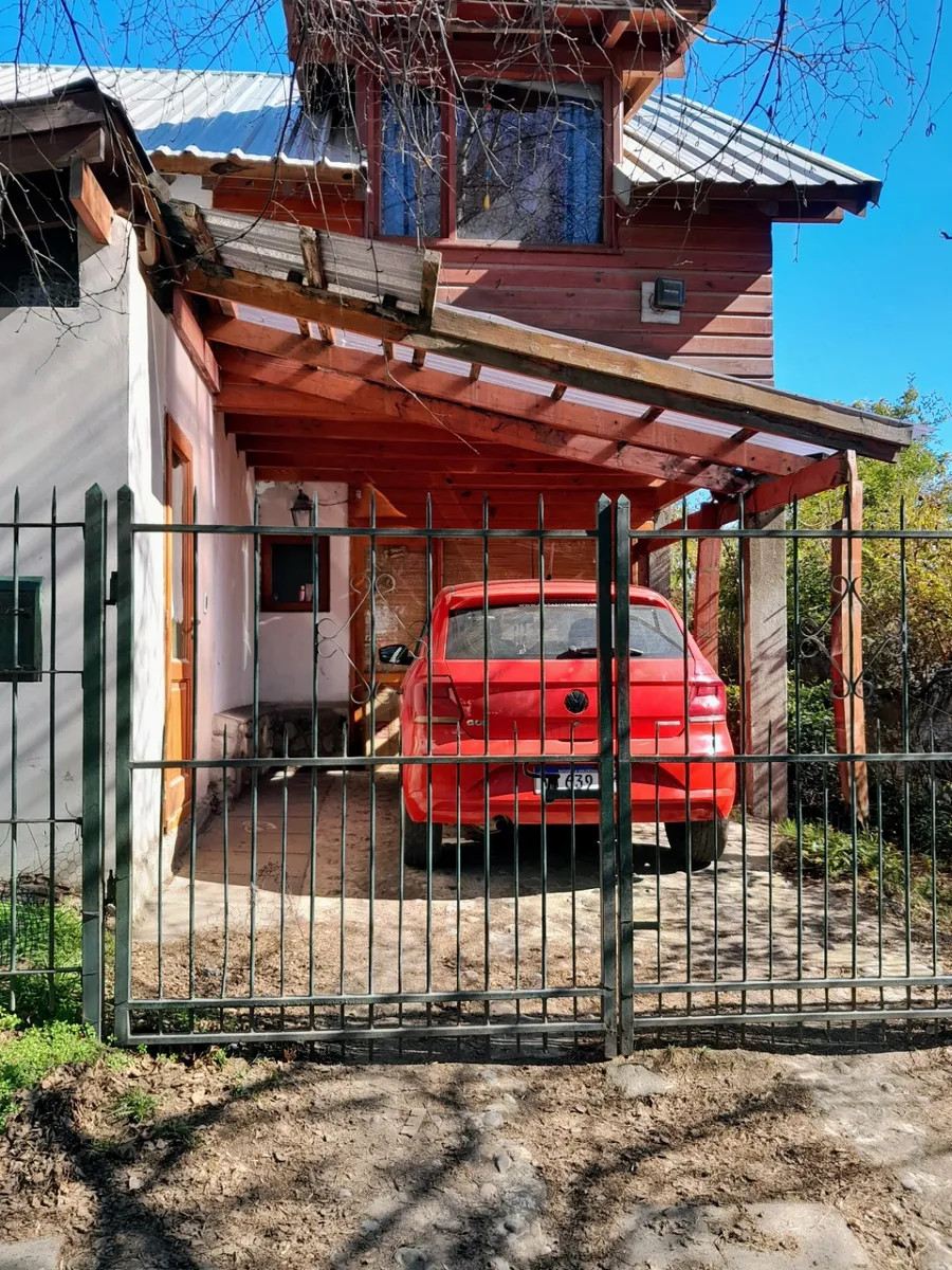 VENTA Casa Apta Crédito en Barrio Los Radales – San Martín de los Andes VENTA Casa Apta Crédito en Barrio Los Radales - San Martín de los Andes