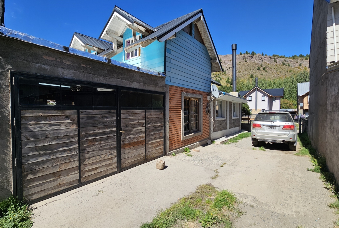 Casa  + taller /deposito en venta en vega Maipú , Barrio Nahuelin ,San Martin De Los Andes!!