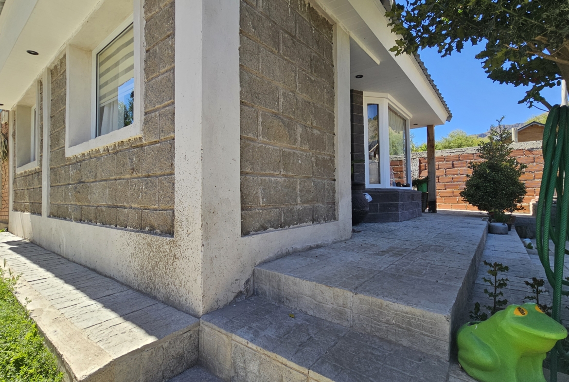 Casa  + taller /deposito en venta en vega Maipú , Barrio Nahuelin ,San Martin De Los Andes!!