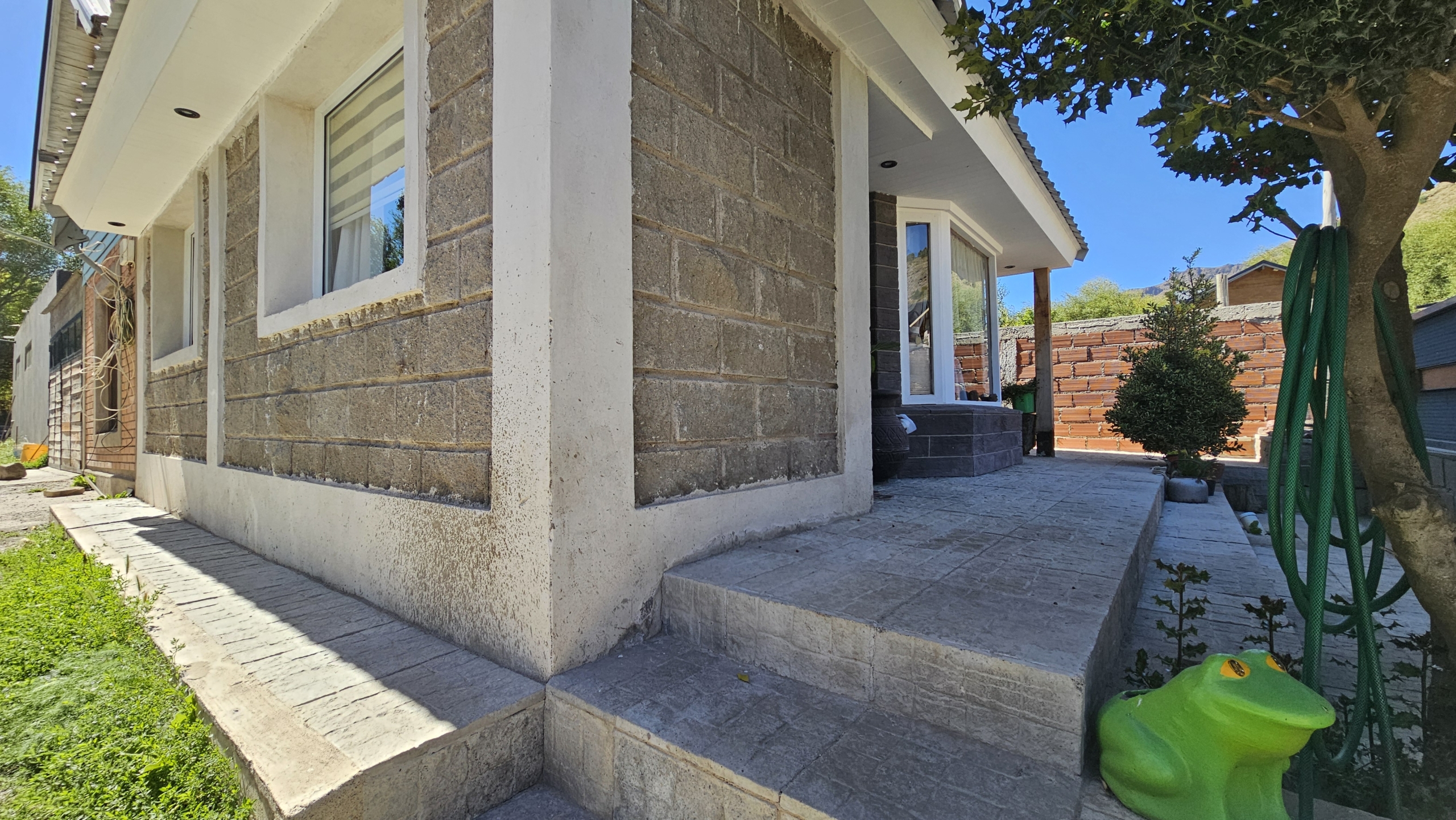 Casa  + taller /deposito en venta en vega Maipú , Barrio Nahuelin ,San Martin De Los Andes!!