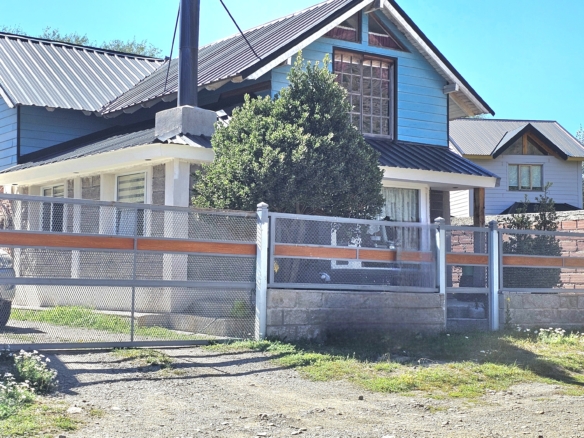 Casa  + taller /deposito en venta en vega Maipú , Barrio Nahuelin ,San Martin De Los Andes!!