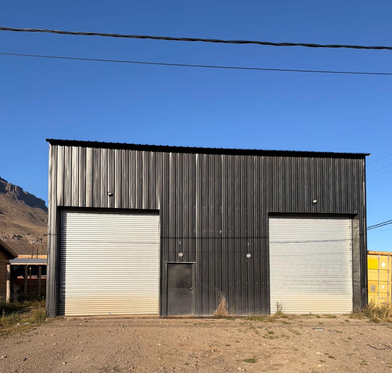 Galpón/ deposito en alquiler en zona balcones san Martin De Los Andes!!