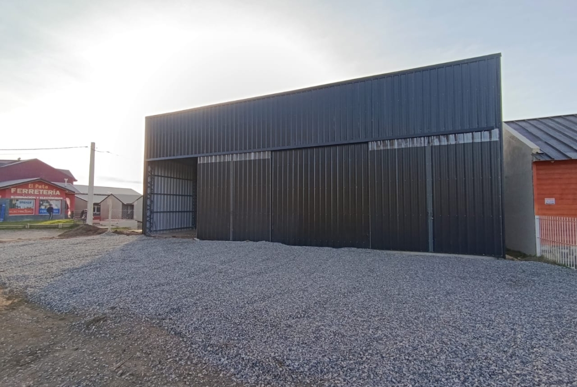 galpon deposito de 200 m2 en alquiler en barrio coirones san martin de los andes neuquen patagonia argentina