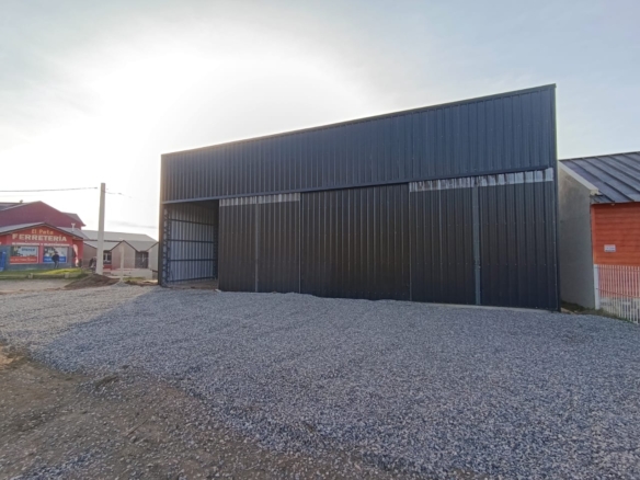 galpon deposito de 200 m2 en alquiler en barrio coirones san martin de los andes neuquen patagonia argentina